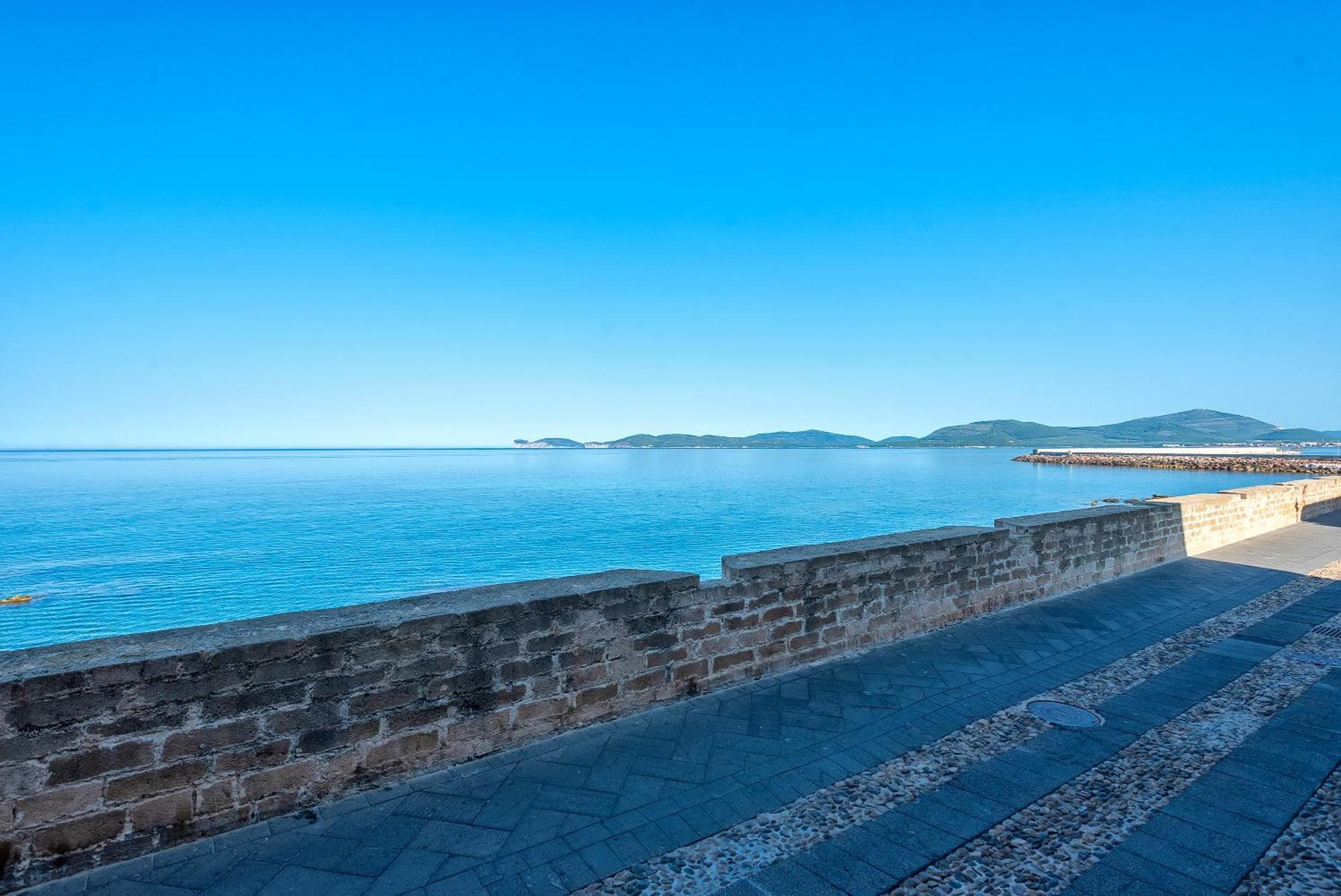 Carlo Alberto Apartment, Alghero Old Town, Near The Beach Exteriör bild